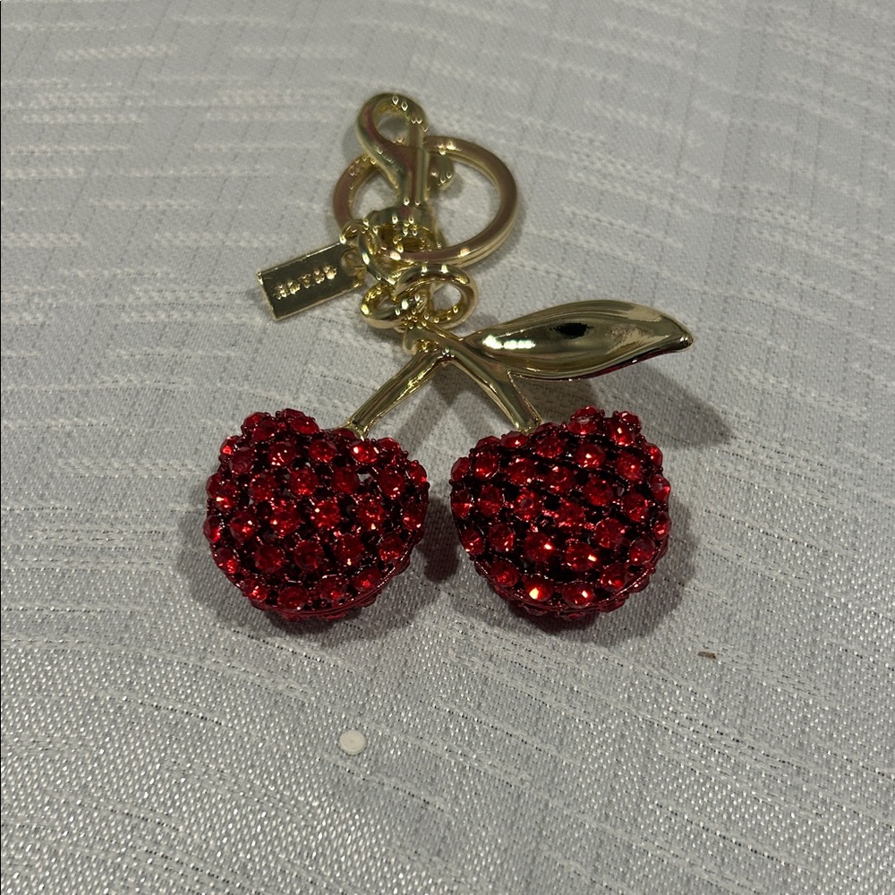 Fashion Jewelry Gold and Red Cherry Key Holder - Picture 3 of 10